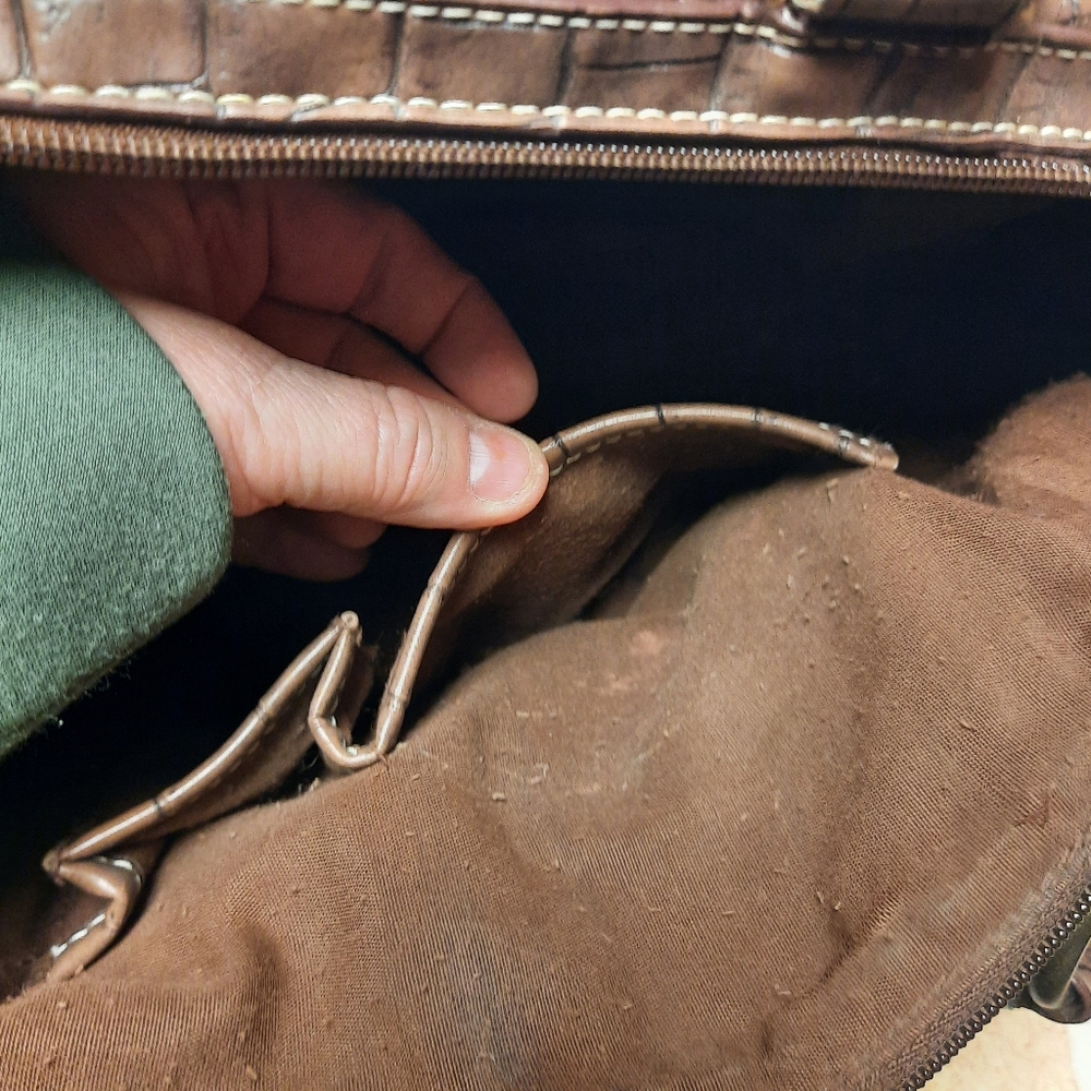 A.N.ANew  Faux Leather/Crocodile embossed Purse GUC - Picture 9 of 12